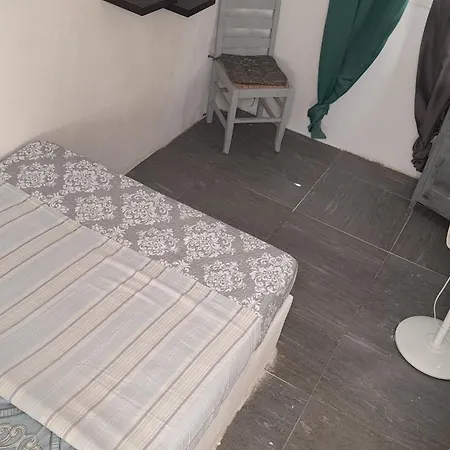 New Management Aparthotel Fira (Santorini)