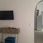 New Management 3* Fira (Santorini)