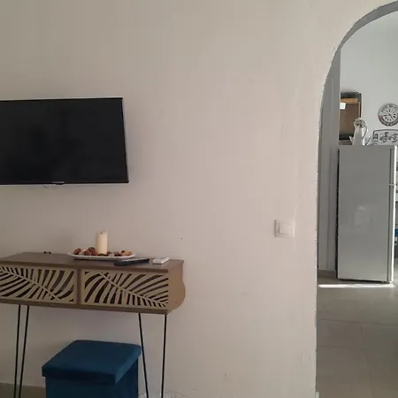 New Management 3* Fira (Santorini)