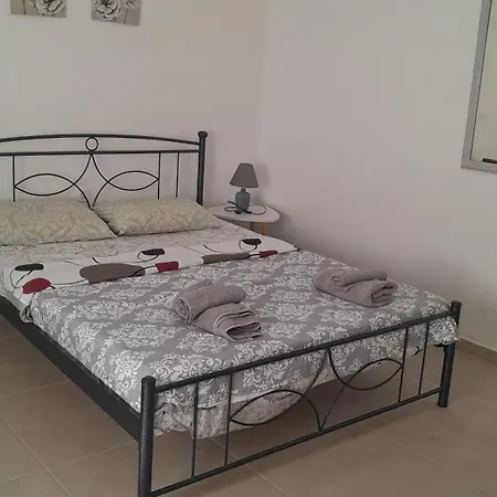New Management Aparthotel Fira (Santorini)