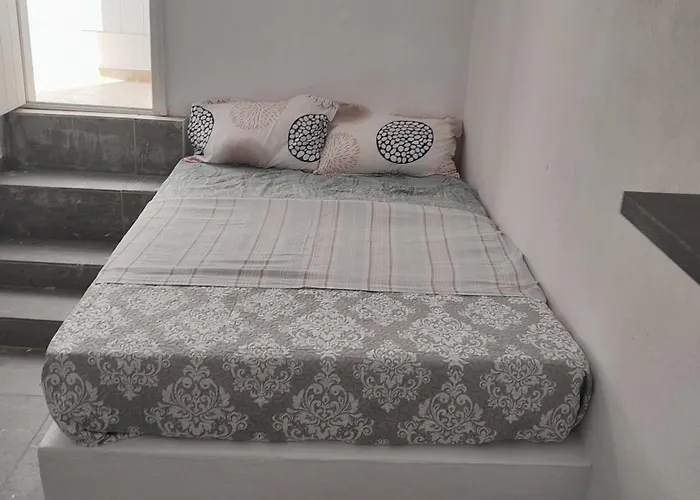 Apart-hotel New Management Fira (Santorini)