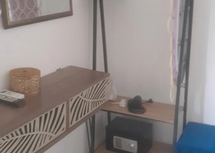 New Management 3* Fira (Santorini)