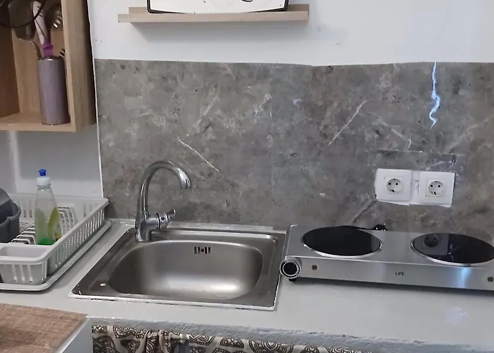 New Management Apart-hotel Fira (Santorini)