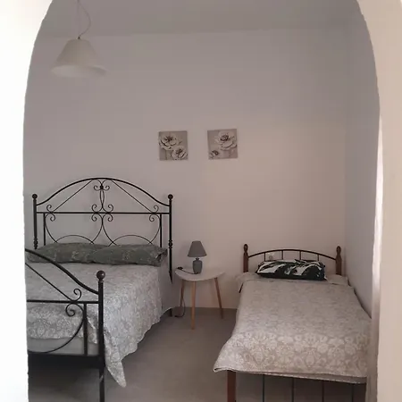 New Management Apart Otel Fira (Santorini)