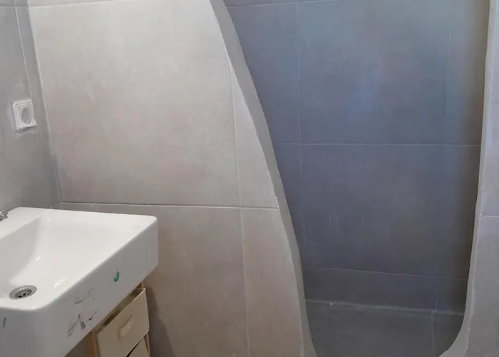 New Management Aparthotel Fira (Santorini)