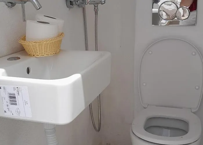 Aparthotel New Management Fira (Santorini)